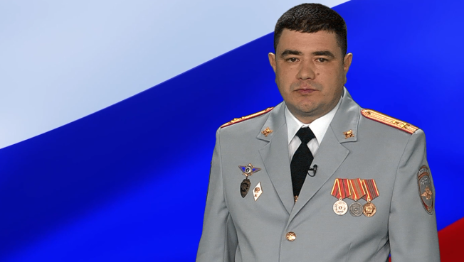 Начальник сургутской полиции поздравил коллег с профессиональным праздником