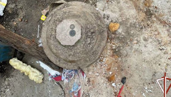 Югорчанин около мусорного бака нашел противотанковую мину