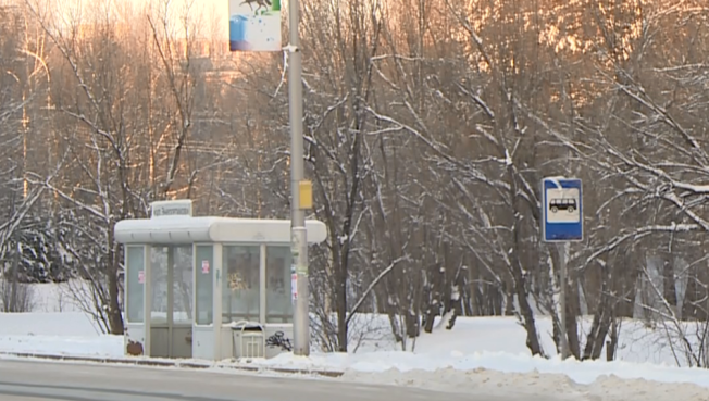 Сургутские остановки общественного транспорта внушают тревогу губернатору Югры