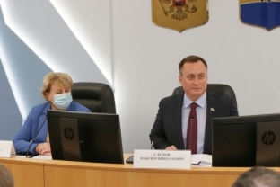 Сургутские депутаты в новом составе обсудили порядок смены главы города