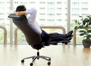 Офисные кожаные кресла можно приобрести в интернет-магазине