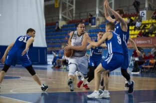 «Университет-Югра» уступил во втором четвертьфинале баскетбольной суперлиги