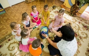 Губернатор Югры рассказала, как будут работать школы и детсады на майских праздниках