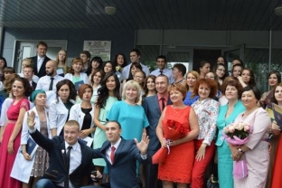 В Ханты-Мансийской медакадемии успешно прошла первичная аккредитация выпускников